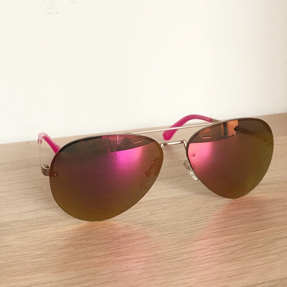 Aviator style mirror sunglasses